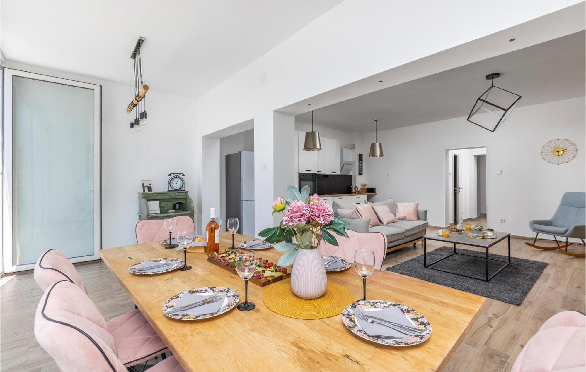 Amazing Apartment In Rijeka With Wifi 외부 사진