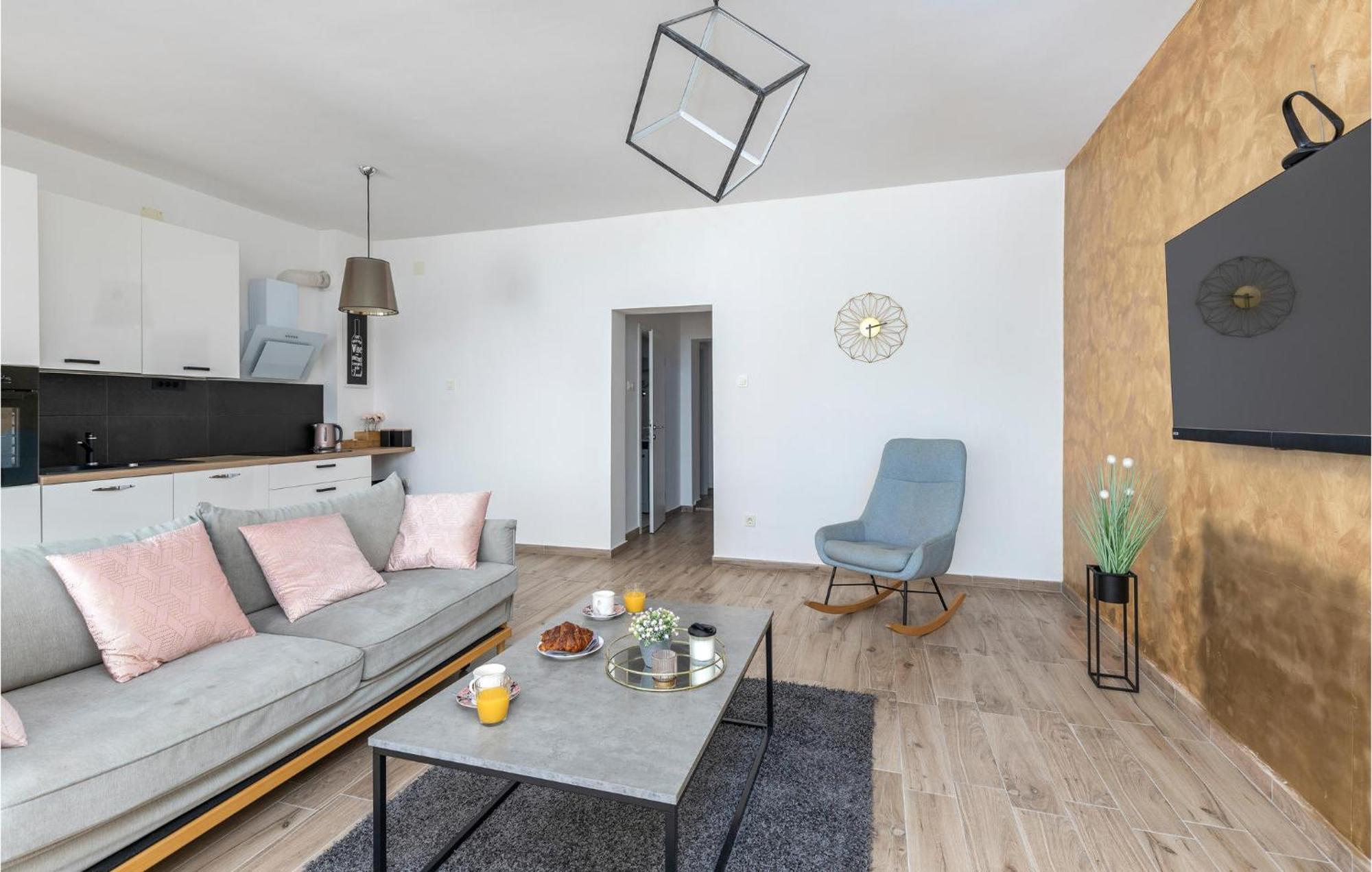 Amazing Apartment In Rijeka With Wifi 외부 사진